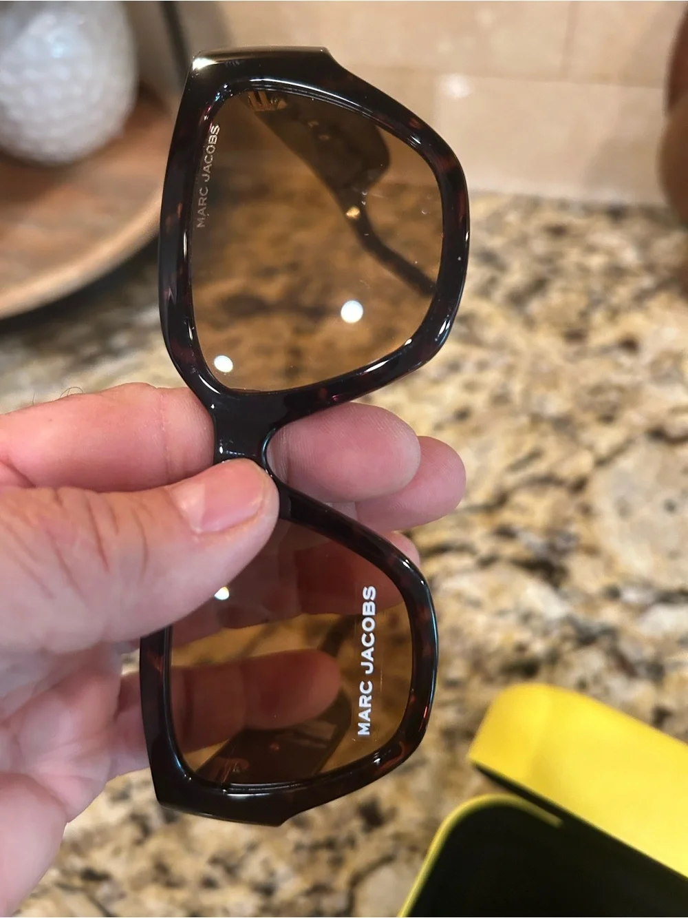Marc Jacobs Sunglasses Tortoise Shell Logo Print Brown Lens - Picture 5 of 8
